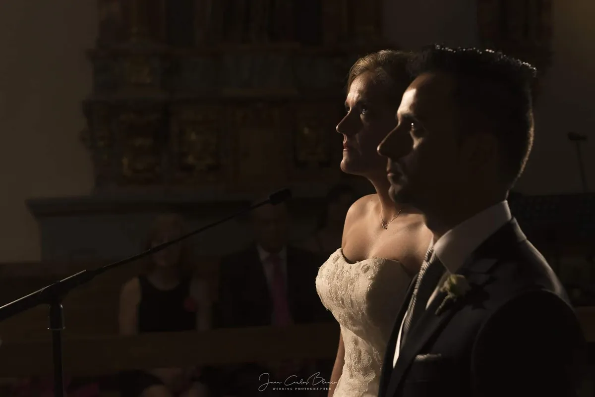 Boda Iglesia de San Antonio: Esther y Diego, reportaje documental de Juan Carlos Blanco, fotógrafo de bodas en Ávila (7 de 9)