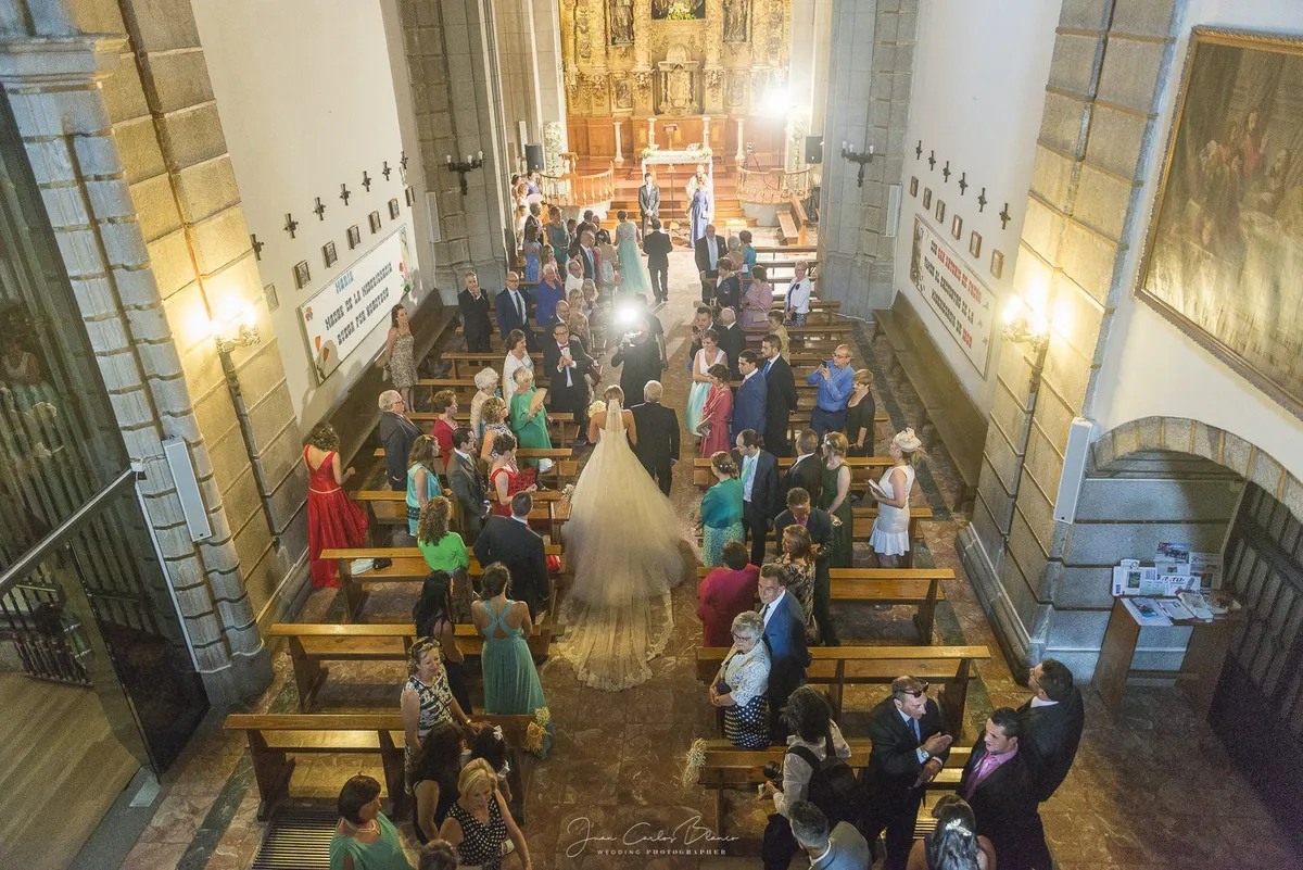 Boda Iglesia de San Antonio: Esther y Diego, reportaje documental de Juan Carlos Blanco, fotógrafo de bodas en Ávila (9 de 9)