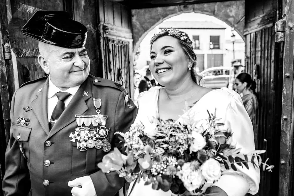 Boda de Augusto y Laura, reportaje documental de Juan Carlos Blanco, fotógrafo de bodas en Ávila (9 de 17)