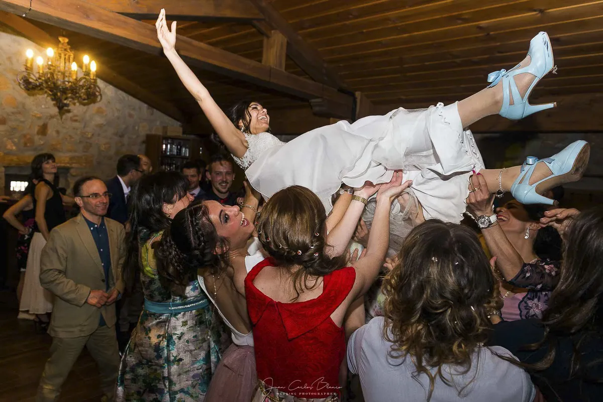 Boda Ermita de Nuestra Señora de Sonsoles: Oscar y Noemi, reportaje documental de Juan Carlos Blanco, fotógrafo de bodas en Ávila (8 de 9)