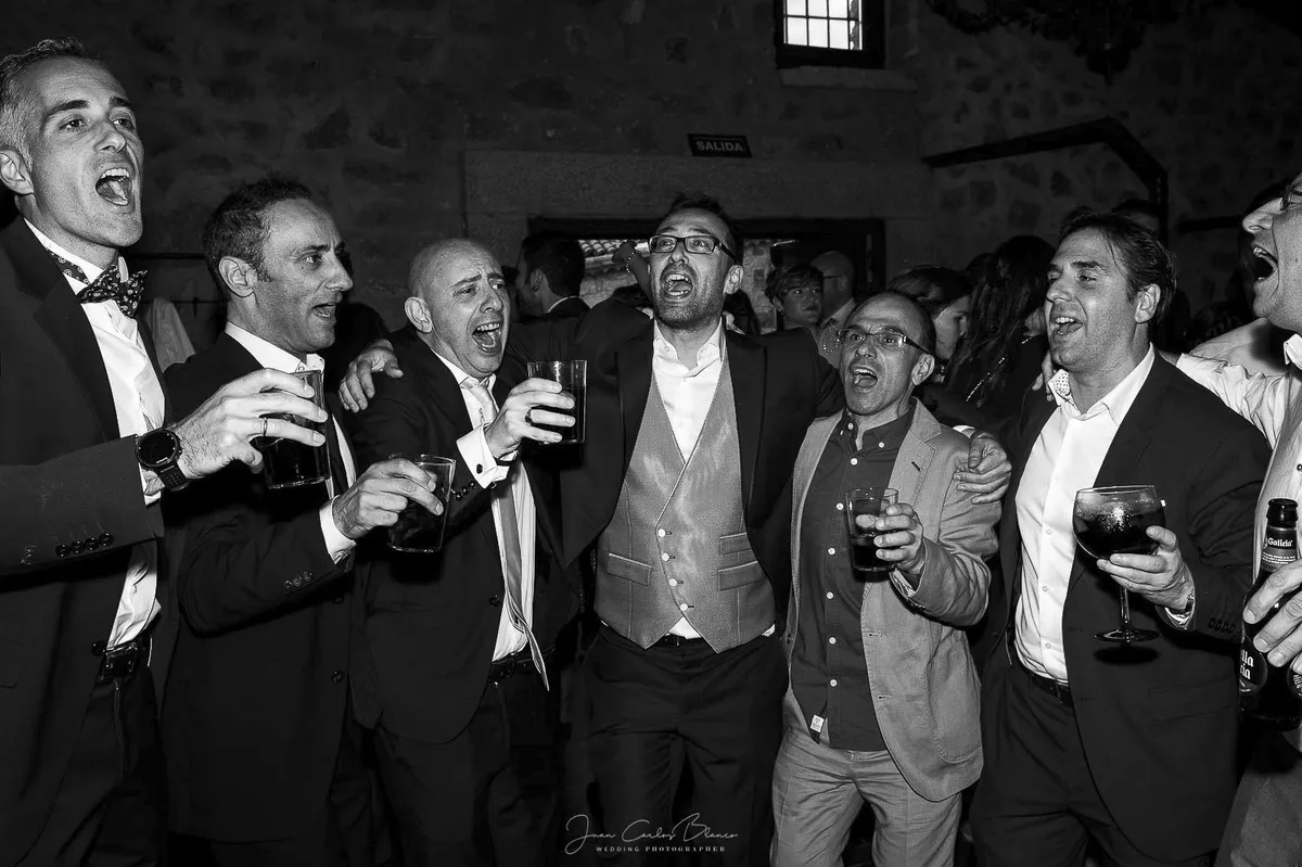 Boda Ermita de Nuestra Señora de Sonsoles: Oscar y Noemi, reportaje documental de Juan Carlos Blanco, fotógrafo de bodas en Ávila (7 de 9)