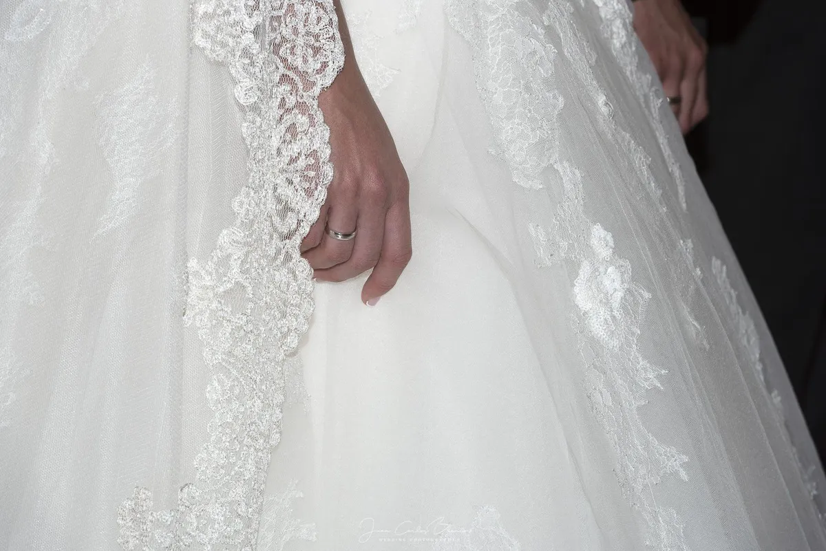 Boda Iglesia de San Antonio: Esther y Diego, reportaje documental de Juan Carlos Blanco, fotógrafo de bodas en Ávila (6 de 9)