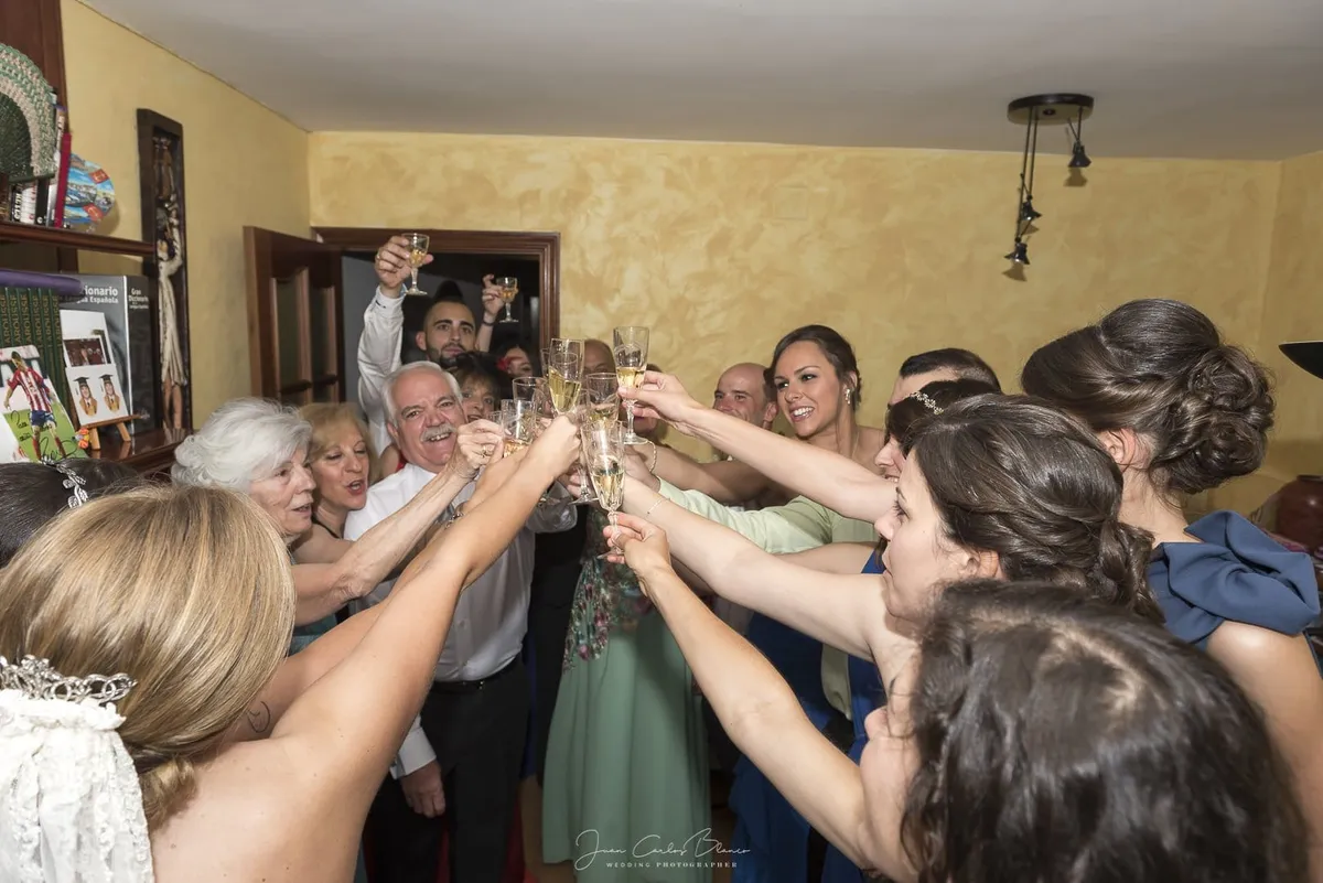 Boda Iglesia de San Antonio: Esther y Diego, reportaje documental de Juan Carlos Blanco, fotógrafo de bodas en Ávila (3 de 9)