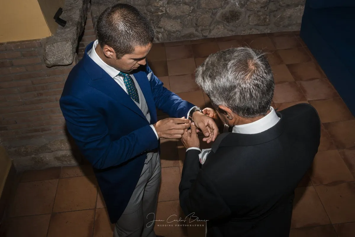 Boda en la Torre del Mayorazgo, Villatoro (Ávila), reportaje documental de Juan Carlos Blanco, fotógrafo de bodas en Ávila (6 de 9)