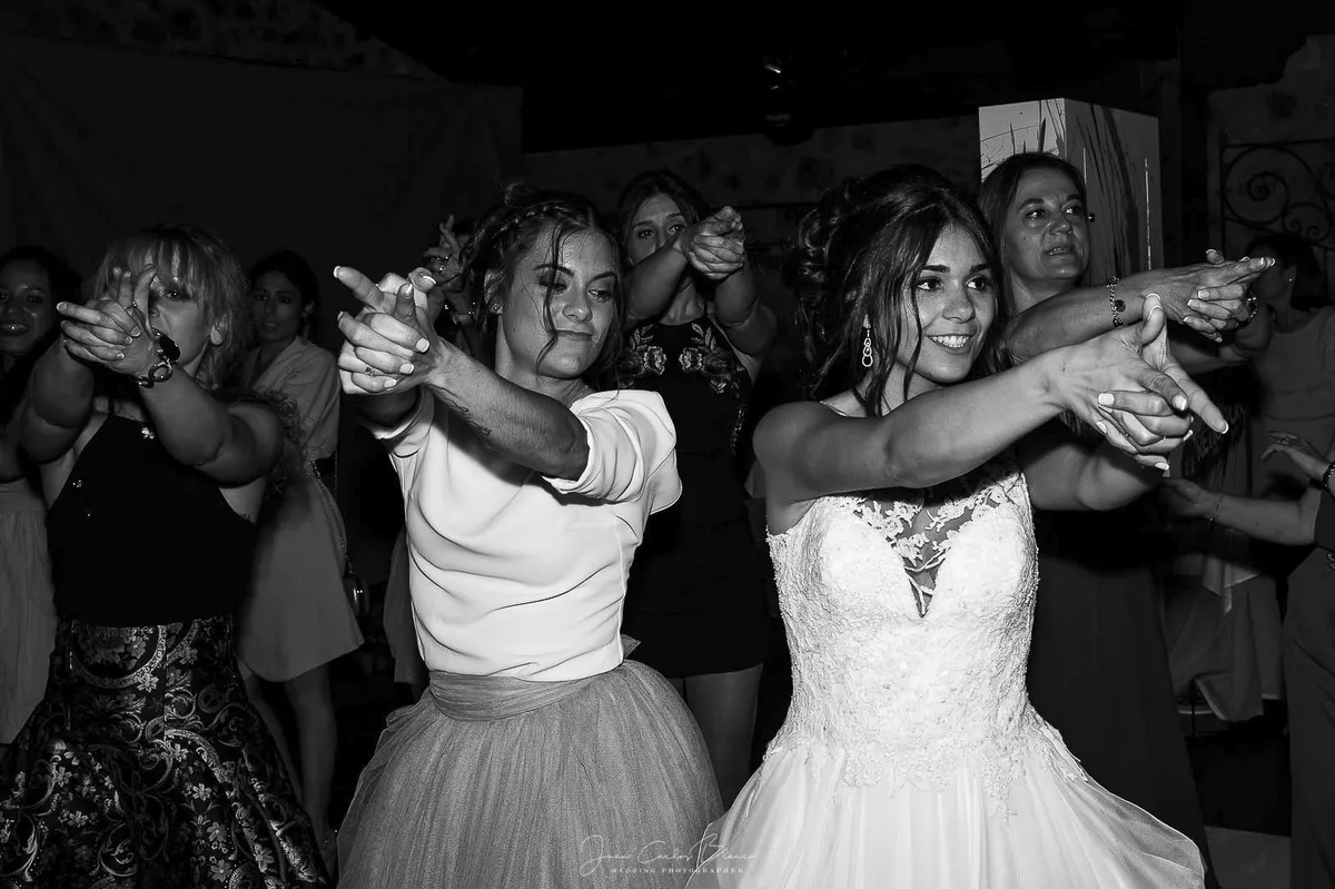 Boda Ermita de Nuestra Señora de Sonsoles: Oscar y Noemi, reportaje documental de Juan Carlos Blanco, fotógrafo de bodas en Ávila (2 de 9)