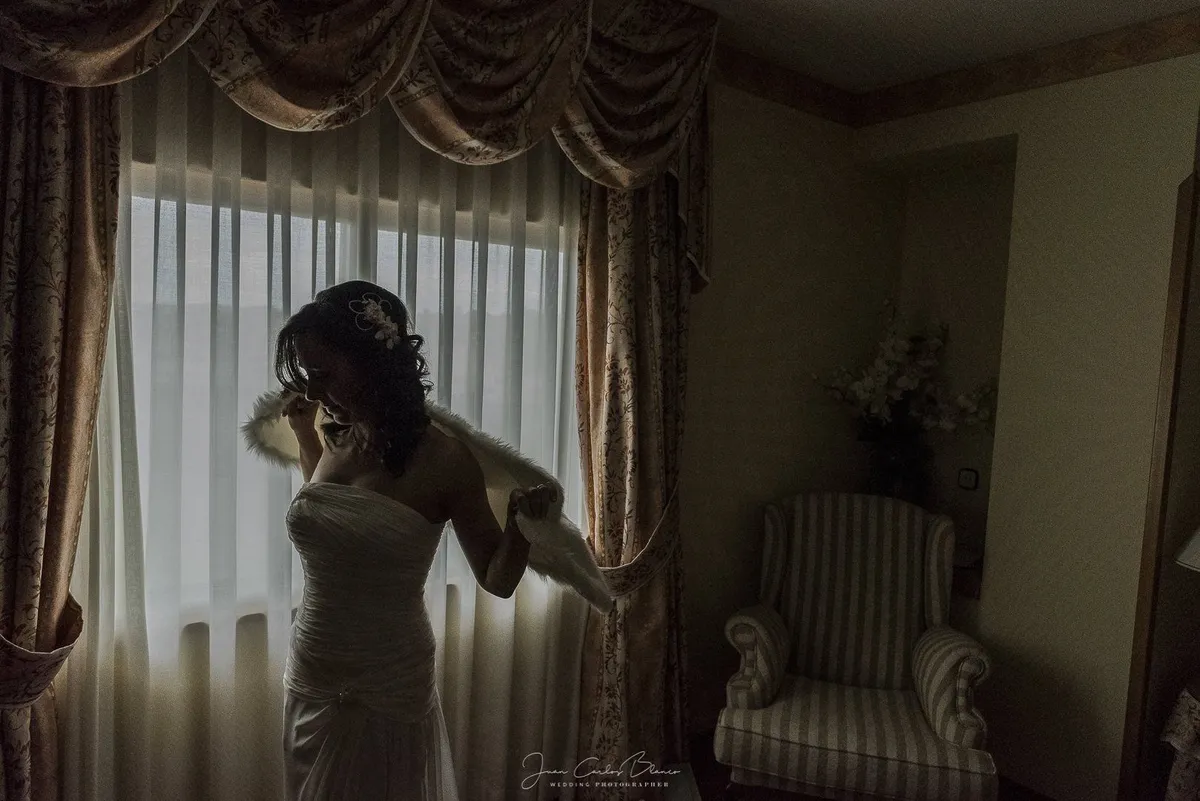Boda de Vanessa y Sergio, reportaje documental de Juan Carlos Blanco, fotógrafo de bodas en Ávila (5 de 9)